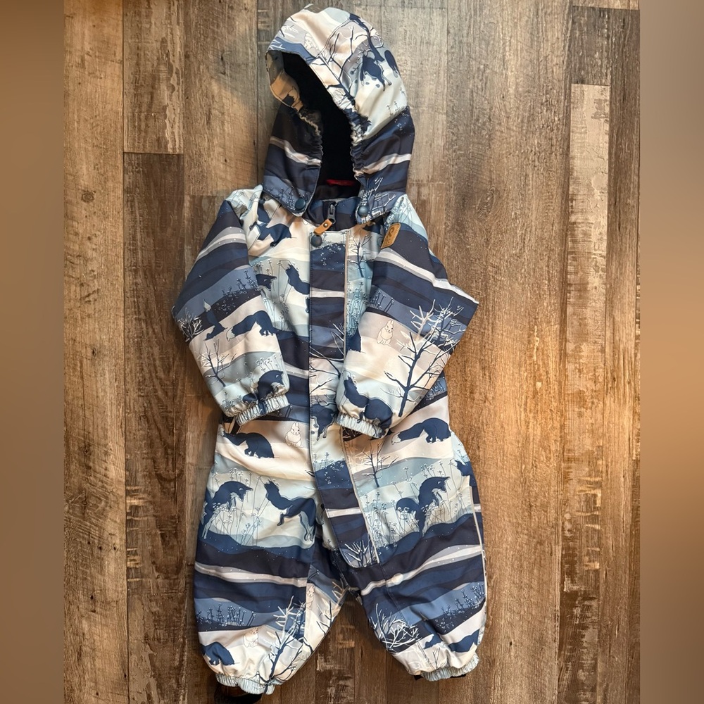 Gorgeous Reima snowsuit